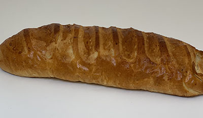 Stor hjemmebagt franskbrød u. birkes 